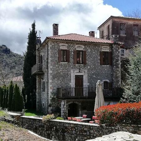 Tsarbou Guesthouse Стемница Экстерьер фото