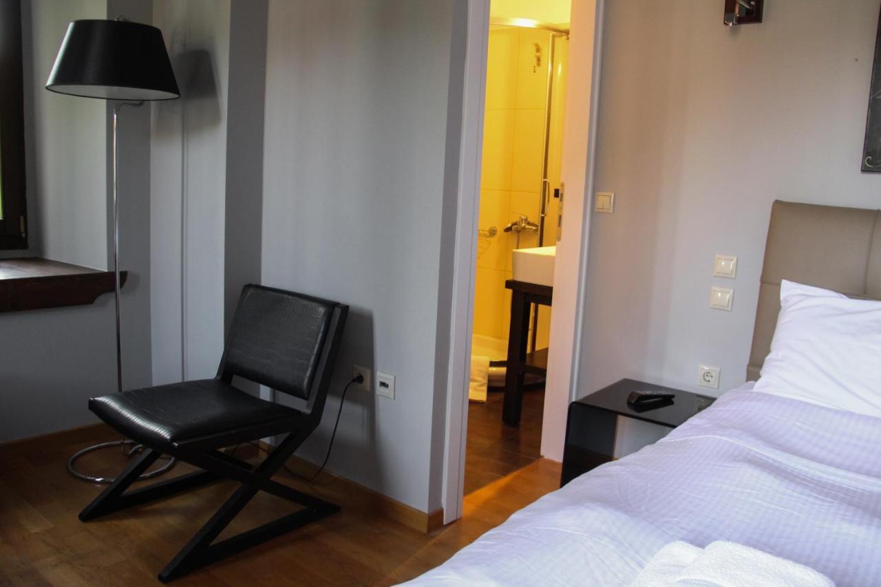 Tsarbou Guesthouse Стемница Экстерьер фото