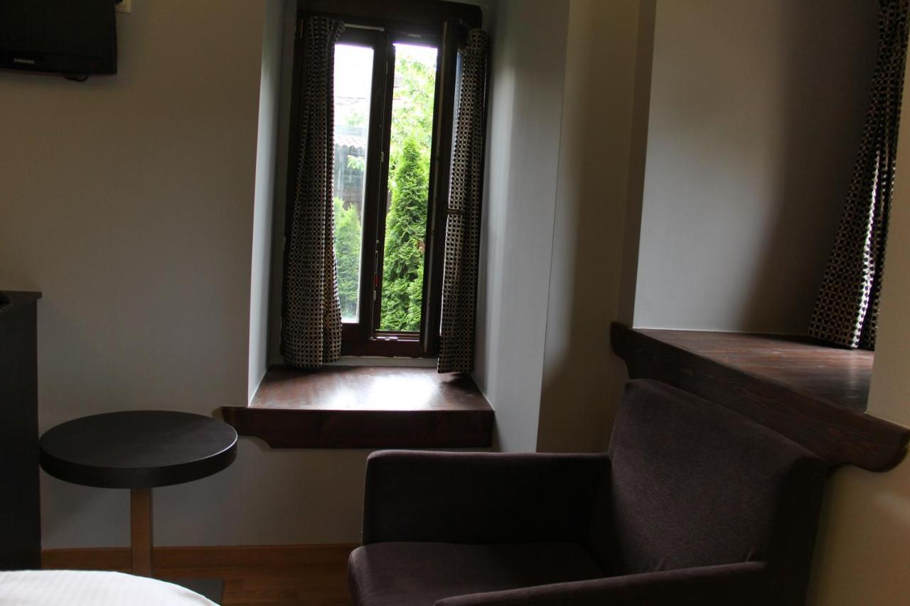 Tsarbou Guesthouse Стемница Экстерьер фото