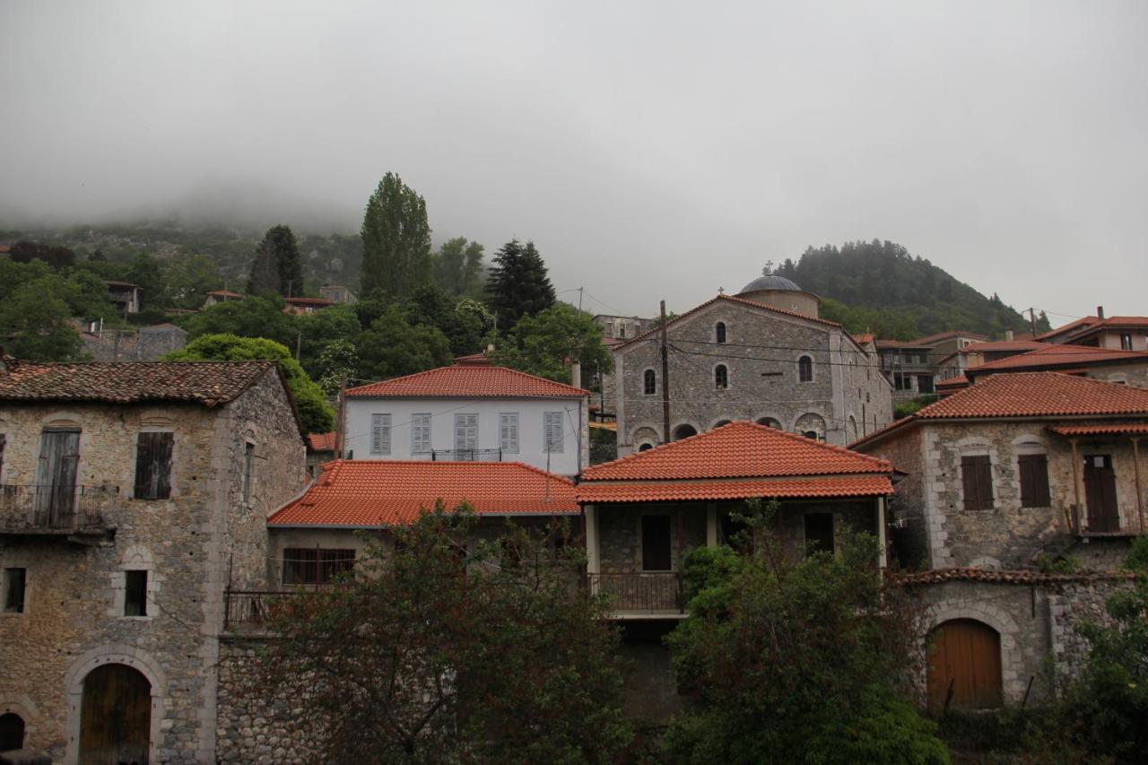 Tsarbou Guesthouse Стемница Экстерьер фото